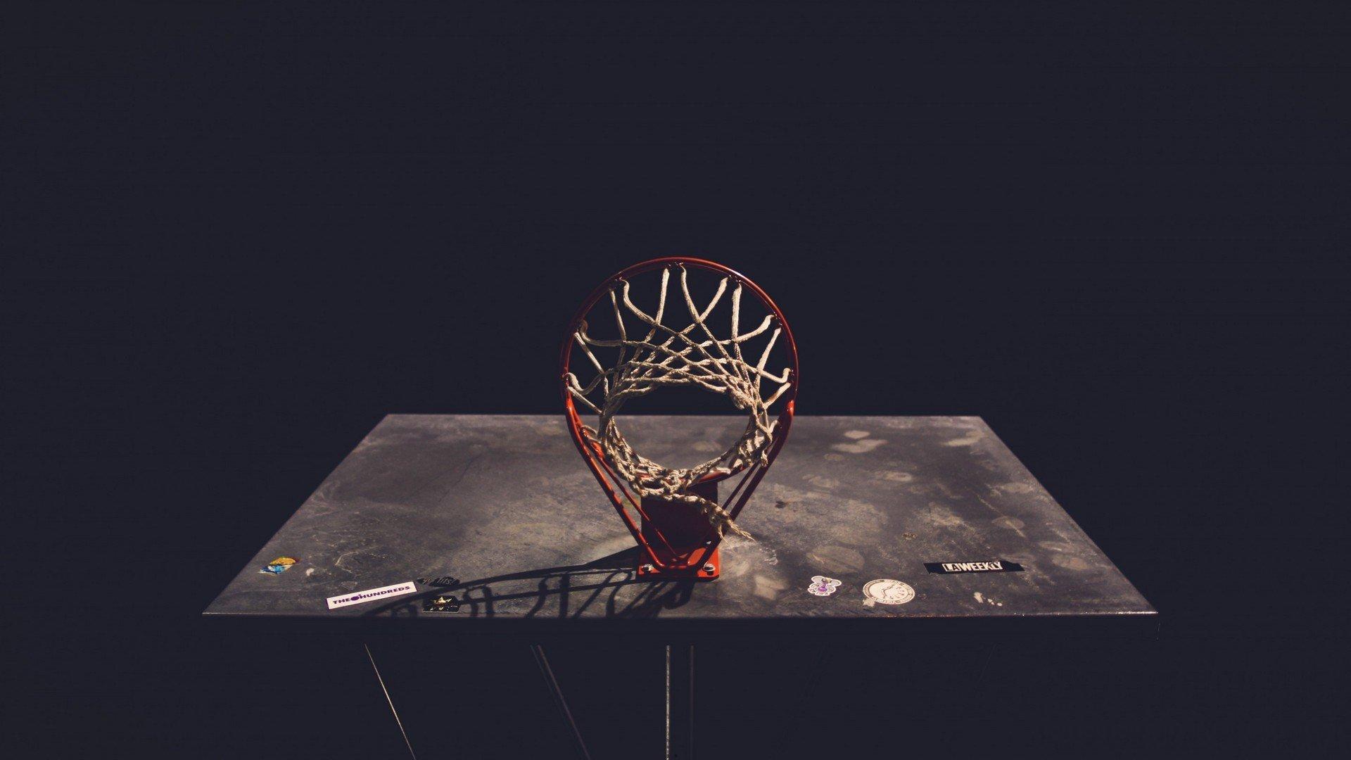 德媒揭秘,拜仁内部力挺埃贝尔团队,签维尔茨虽败犹荣,战略布局获高层一致认可