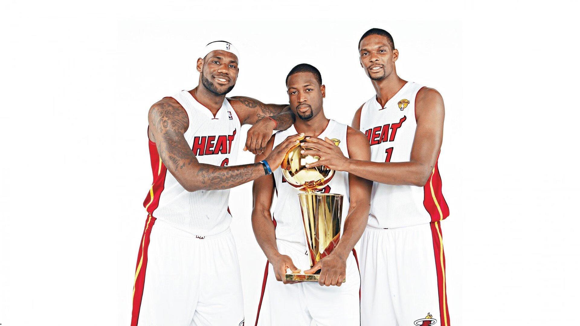 曼联追逐姆贝莫谈判持续，布伦特福德面临锋线抉择